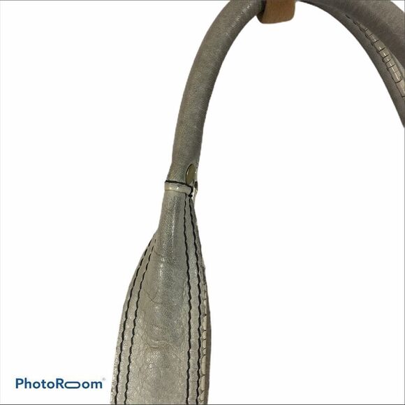Kenneth Cole Off White Leather Shoulder Bag - Picture 3 of 11